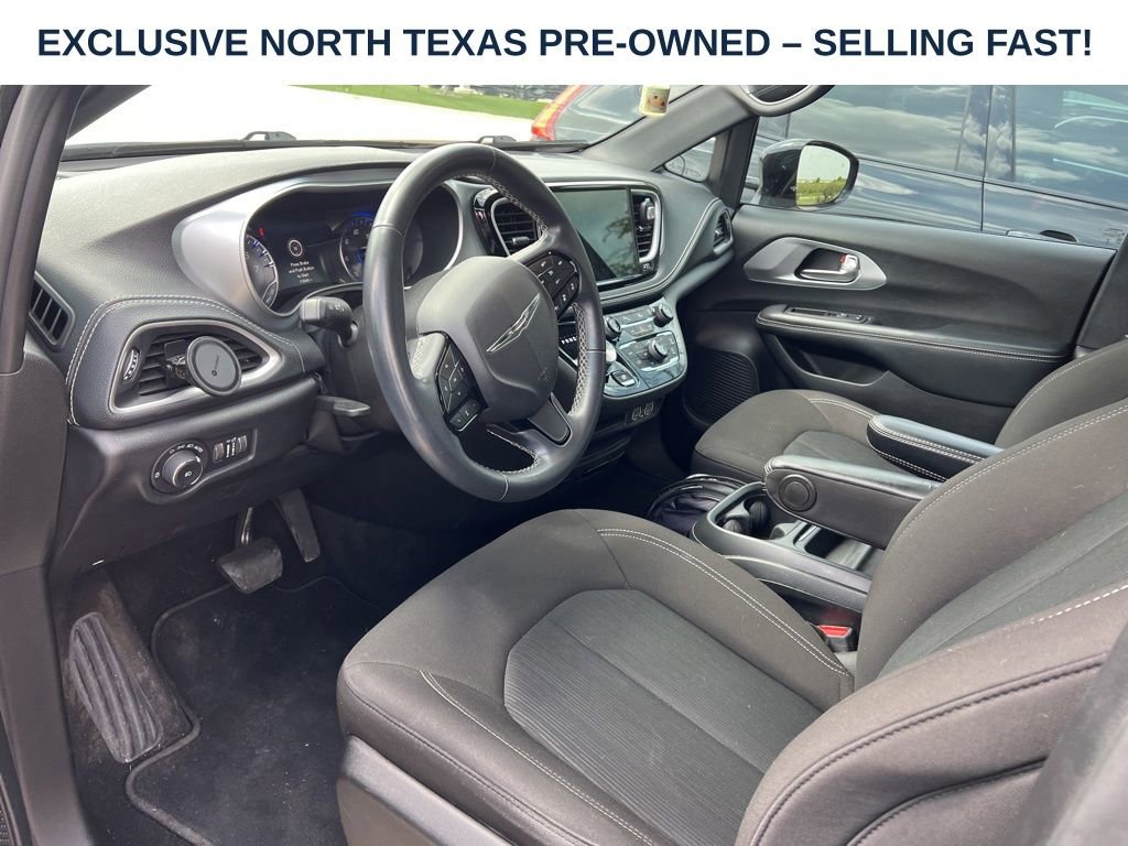 Used 2021 Chrysler Pacifica Touring w/ S Appearance Package FWD image 6