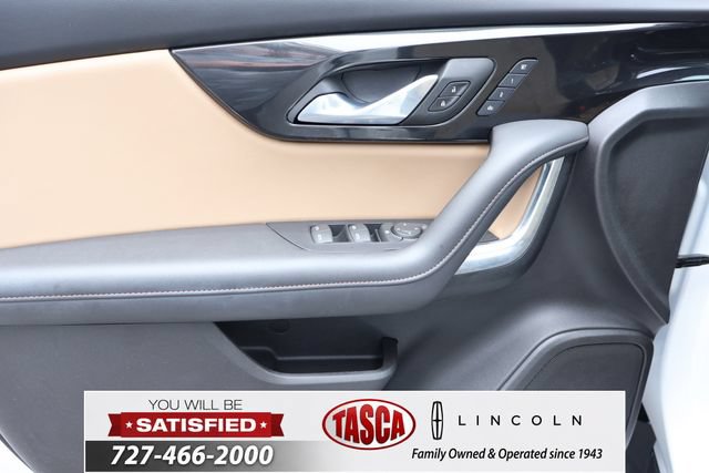 Used 2024 Chevrolet Blazer Premier w/ Enhanced Convenience Package FWD image 12