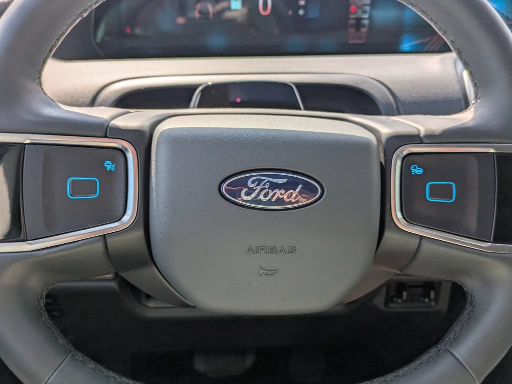 Used 2025 Ford Expedition Active AWD/4WD image 19