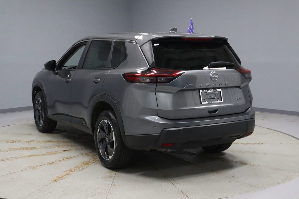 Certified 2025 Nissan Rogue SV image 8