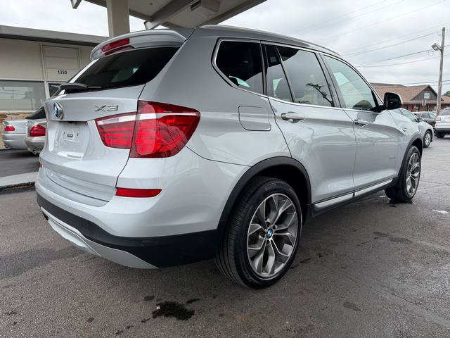 Used 2017 BMW X3 xDrive28i AWD/4WD image 3