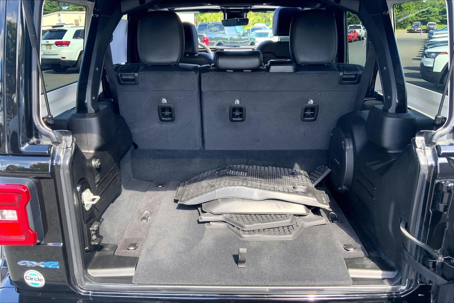 Used 2024 Jeep Wrangler High Altitude AWD/4WD image 30