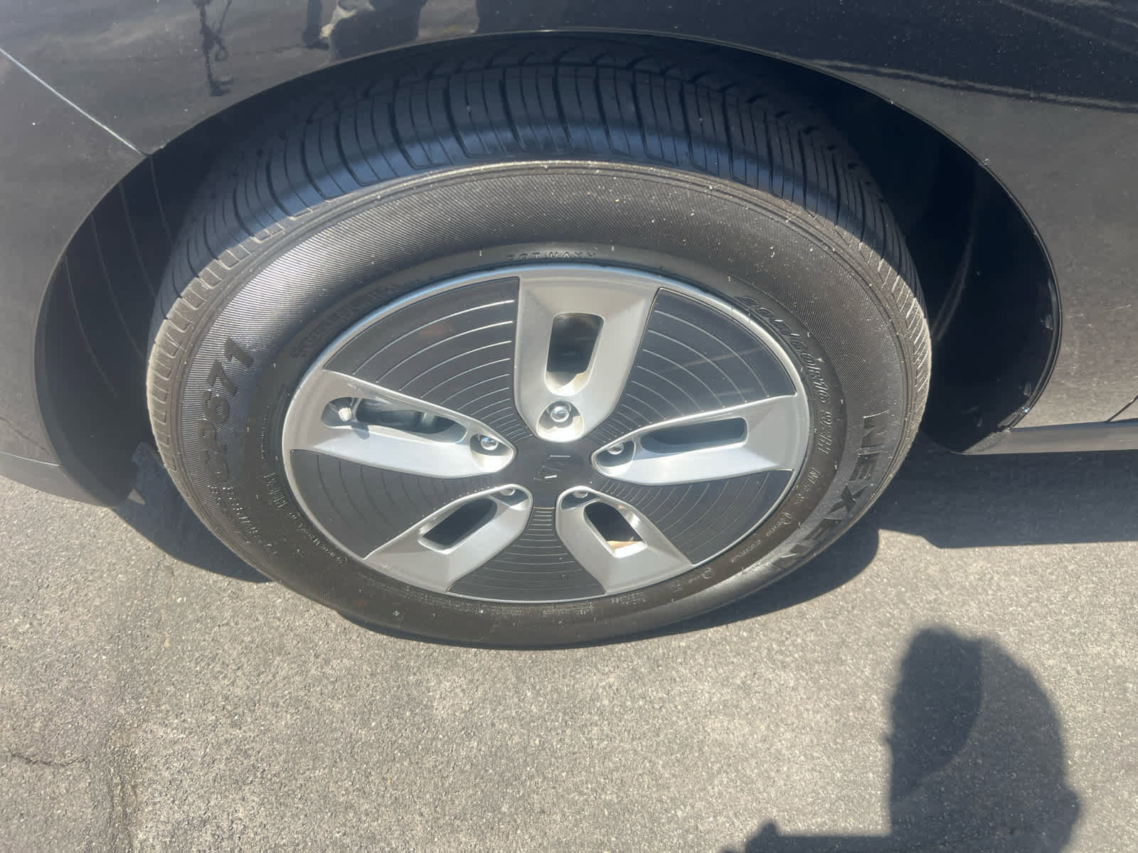Used 2019 Kia Soul EV + image 6