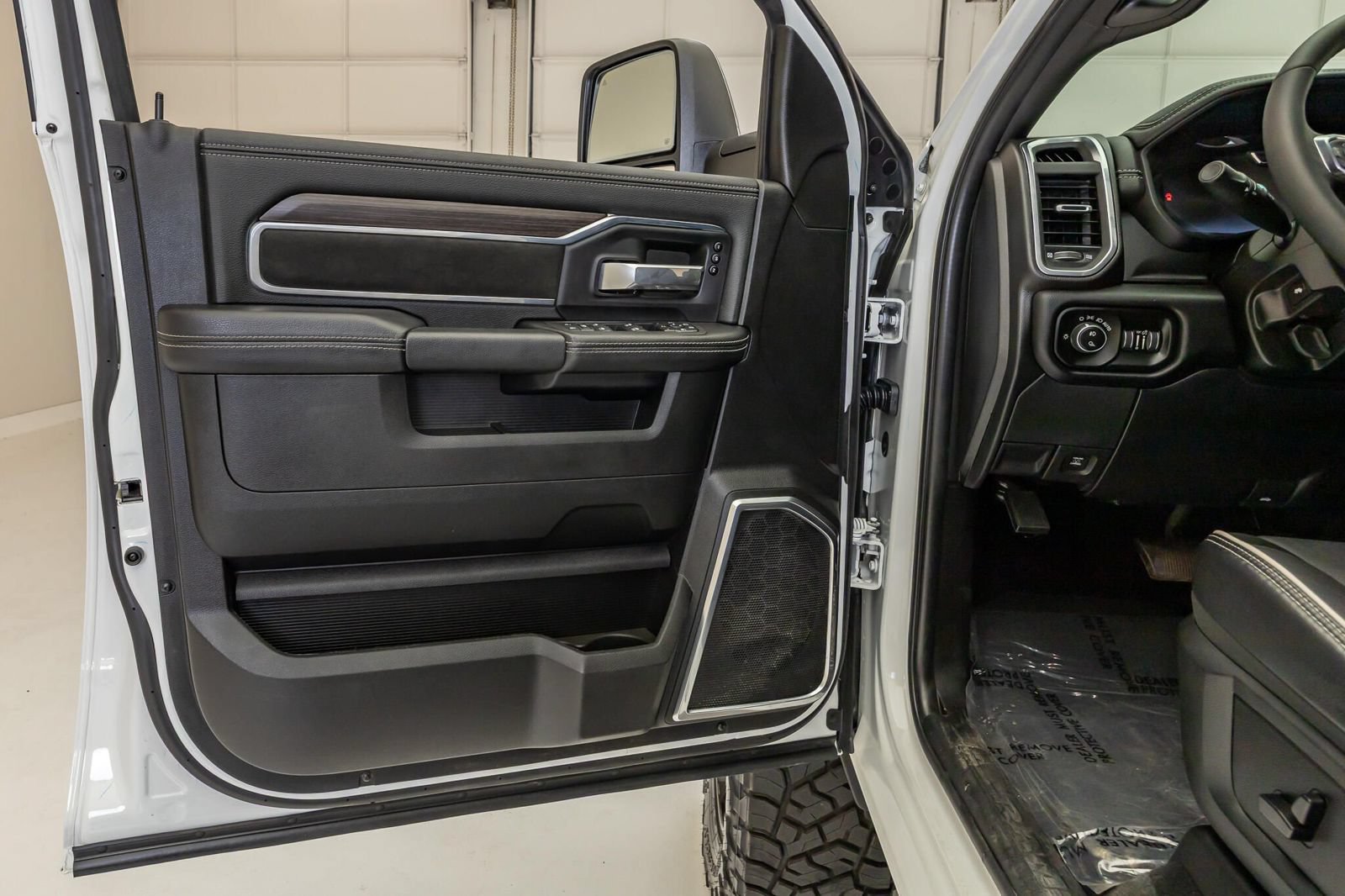 Used 2026 RAM 2500 Laramie AWD/4WD image 42