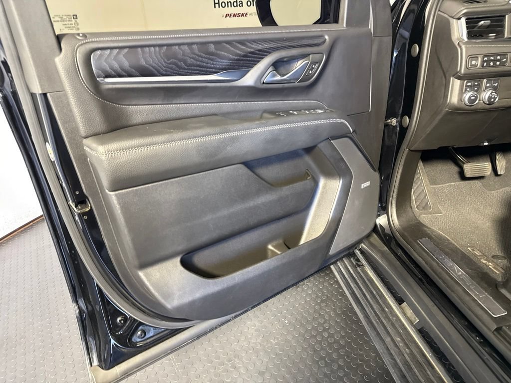 Used 2022 GMC Yukon Denali AWD/4WD image 14