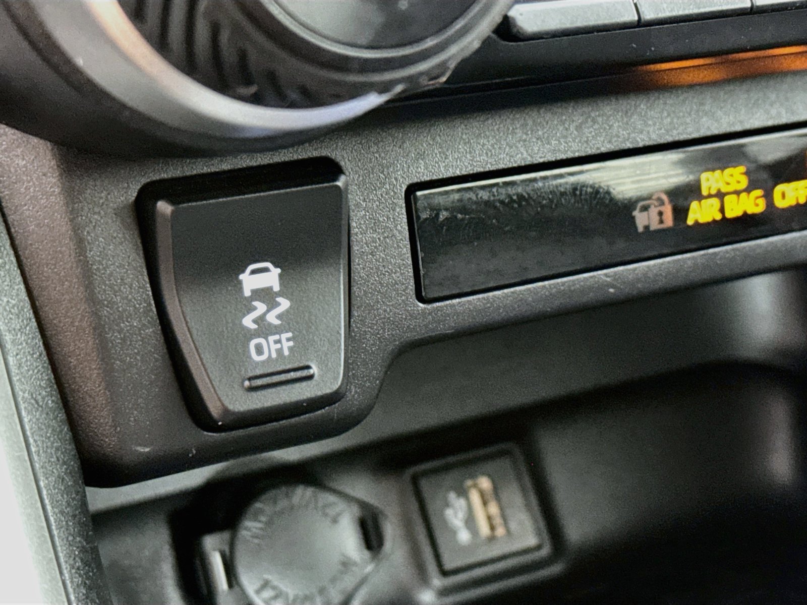 Certified 2025 Toyota RAV4 LE AWD/4WD image 19