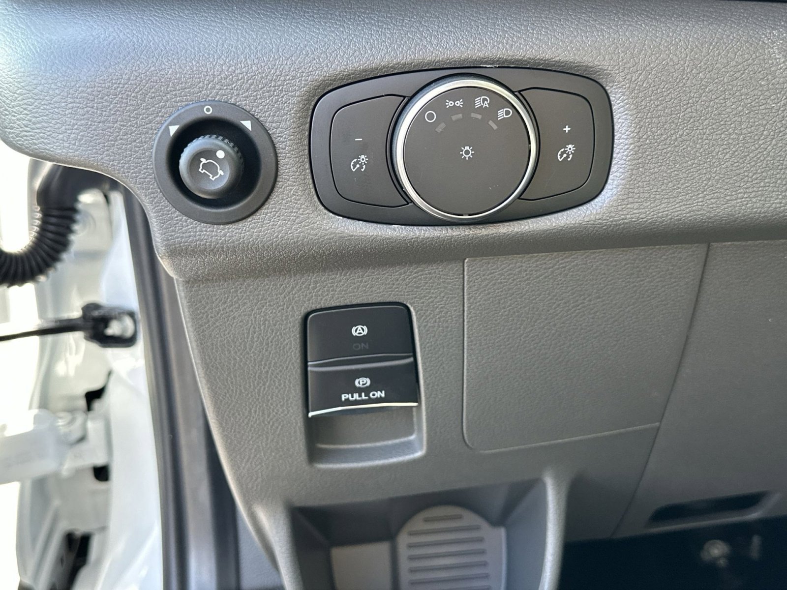 New 2026 Ford Transit 250 148 Medium Roof w/ Load Area Protection Package image 17