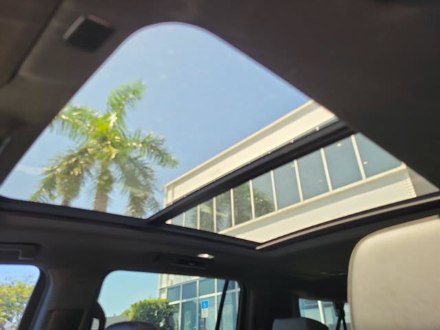 Used 2022 Chevrolet Suburban RST w/ Luxury Package RWD image 36