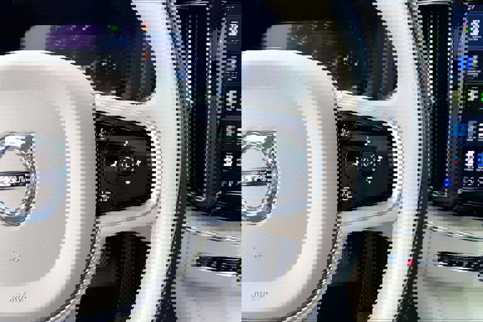 Used 2022 Volvo XC60 B5 Inscription w/ Advanced Package image 22