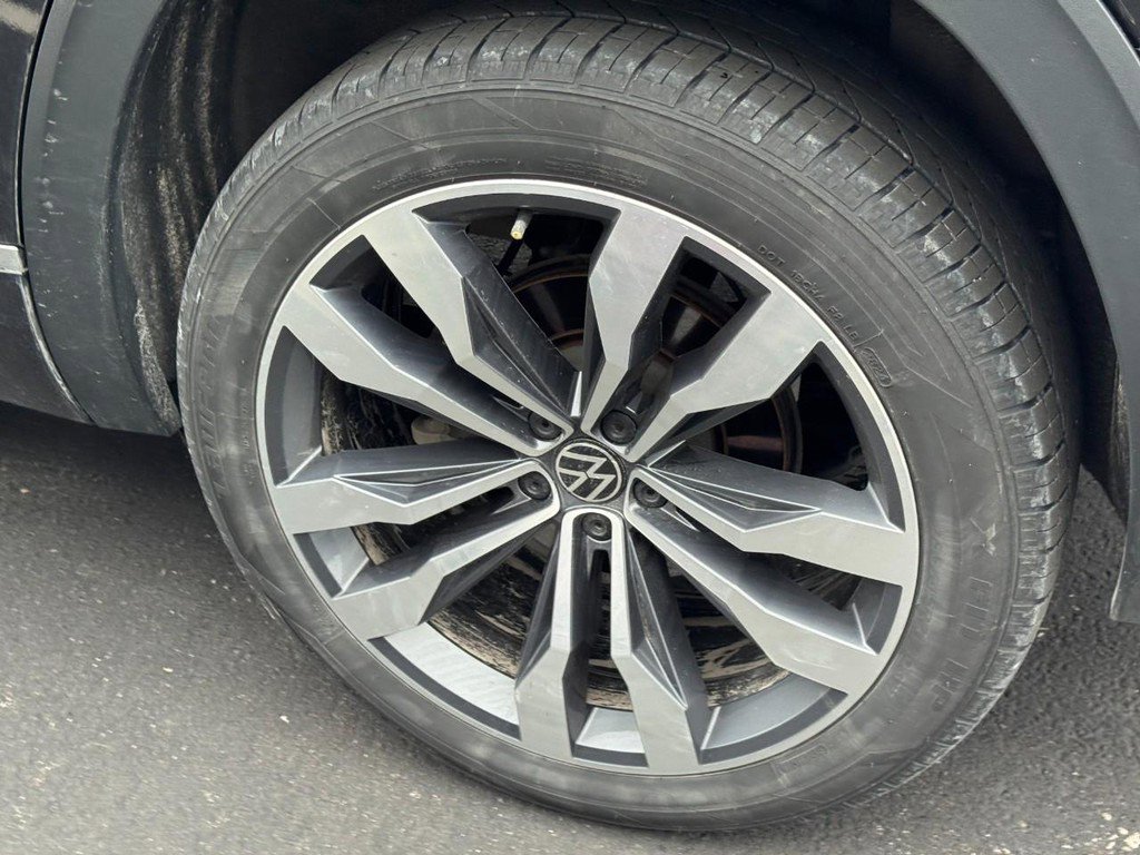 Used 2021 Volkswagen Atlas SEL R-Line image 10