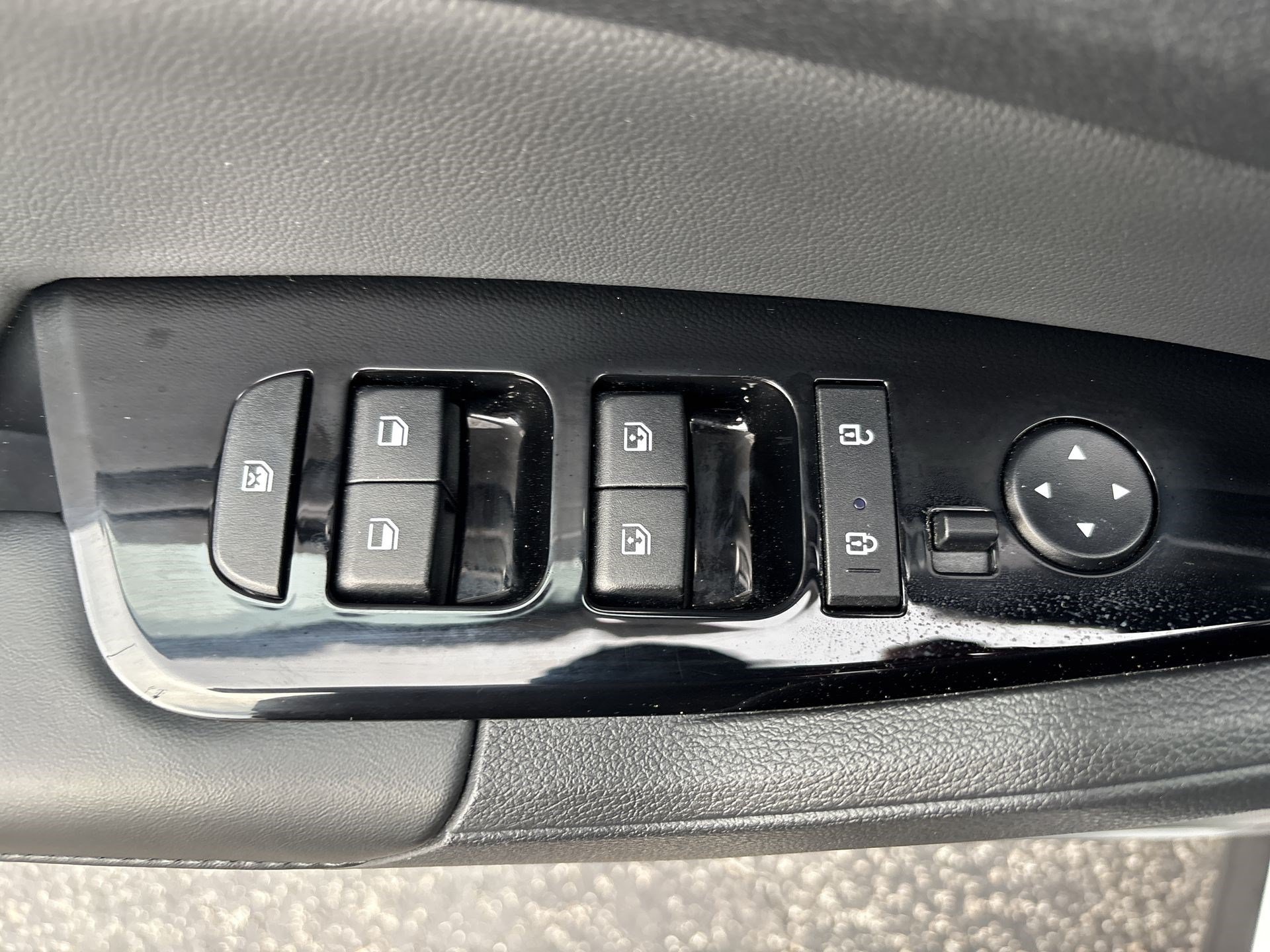 Used 2024 Kia Sportage EX FWD image 15