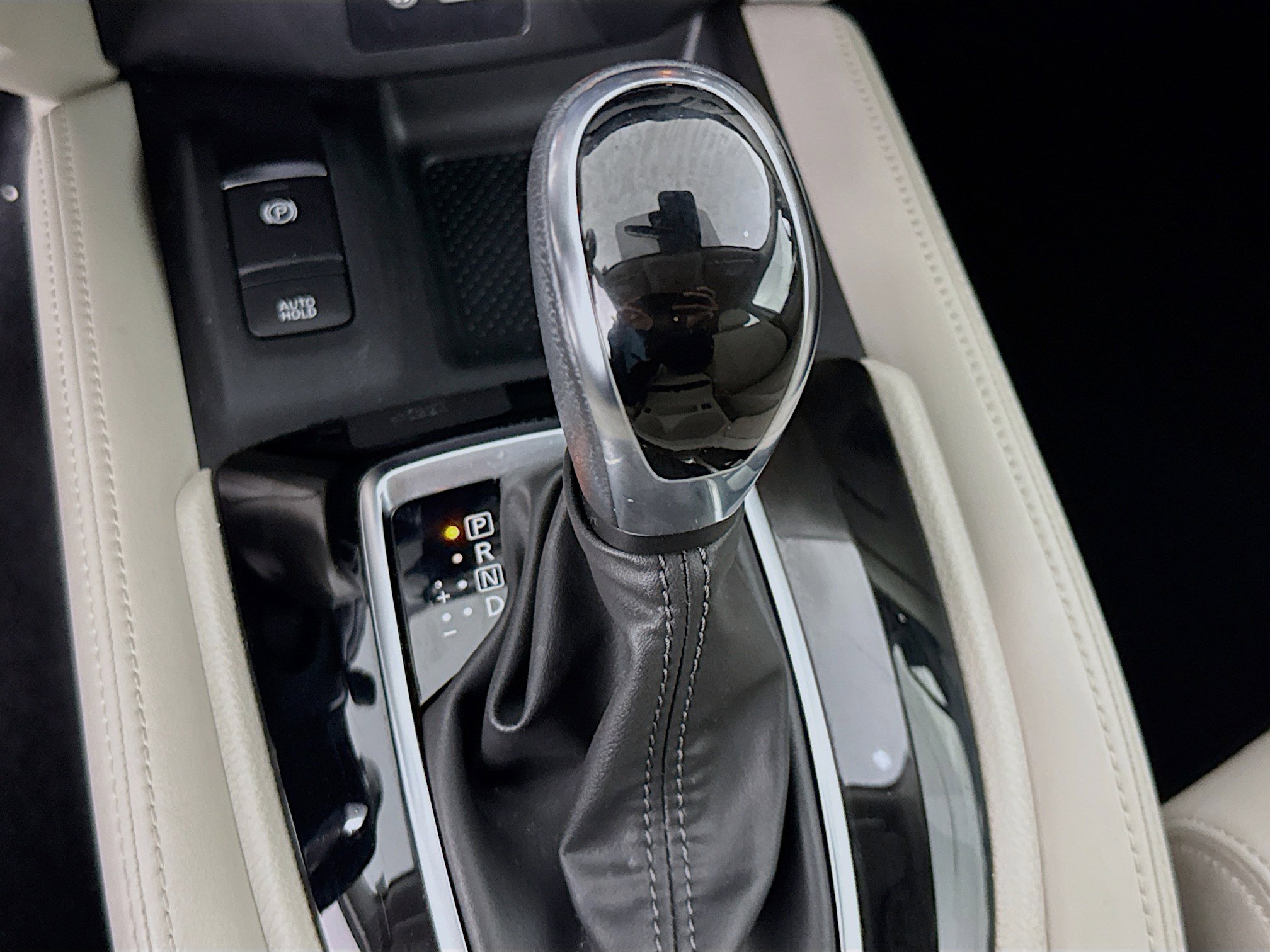 Used 2019 Nissan Rogue Sport SL w/ Premium Package image 19