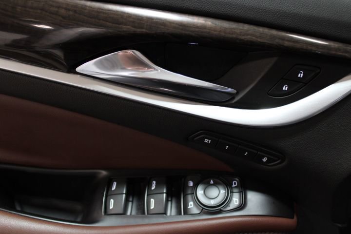 Used 2020 Buick Enclave Avenir w/ Avenir Technology Package image 19