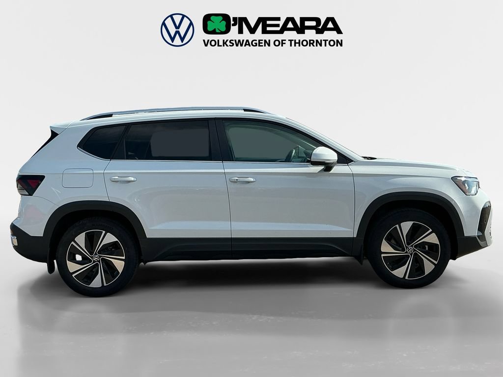Certified 2025 Volkswagen Taos SE w/ Panoramic Sunroof Package AWD/4WD image 6