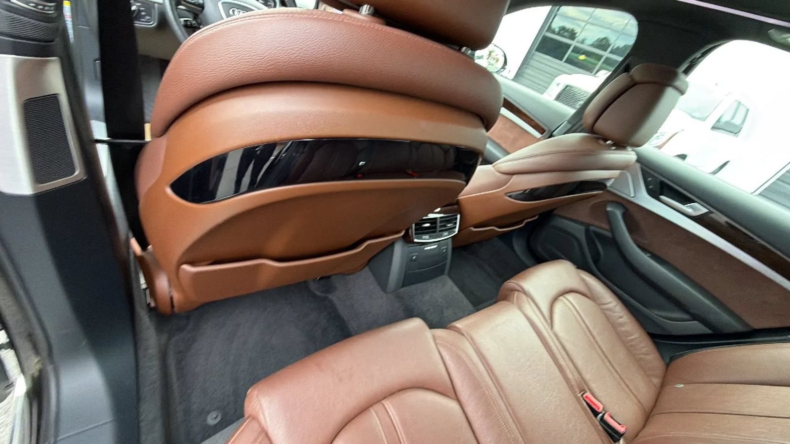 Used 2013 Audi A8 3.0T w/ Convenience Pkg AWD/4WD image 39