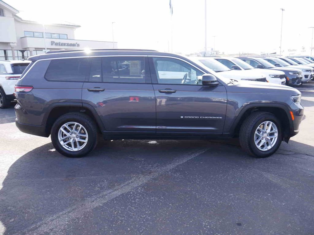 Certified 2024 Jeep Grand Cherokee L Laredo image 21