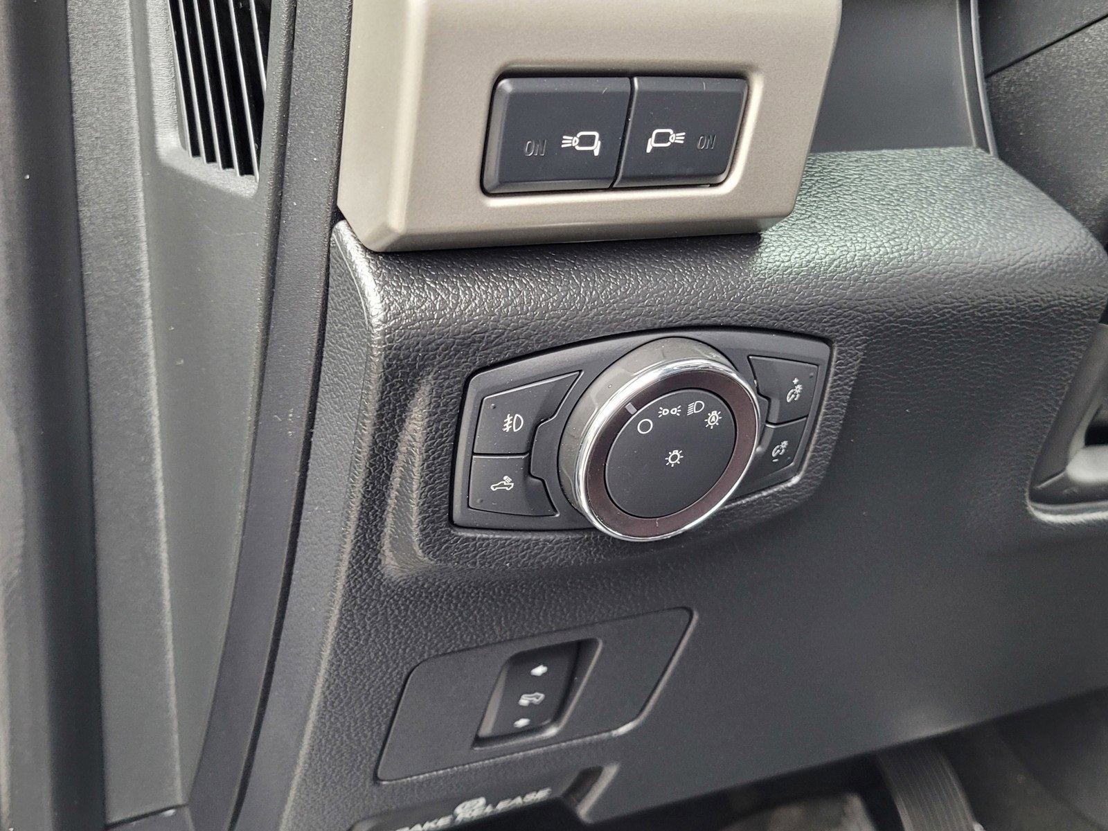 Used 2019 Ford F250 Lariat w/ Lariat Value Package image 18