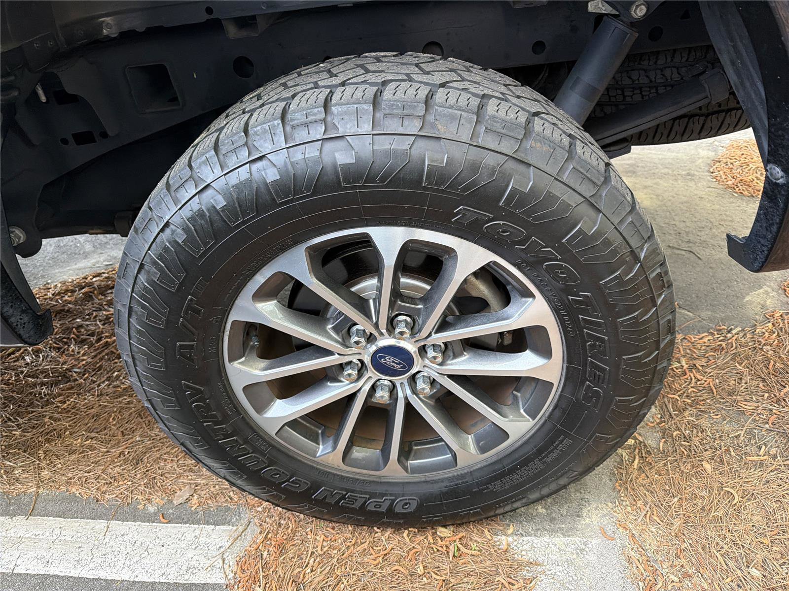 Used 2018 Ford F150 XLT w/ Equipment Group 302A Luxury image 12