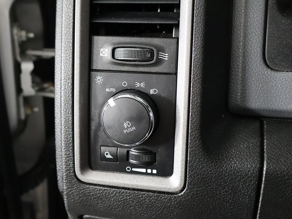 Used 2018 RAM 3500 Tradesman w/ Chrome Appearance Group image 28