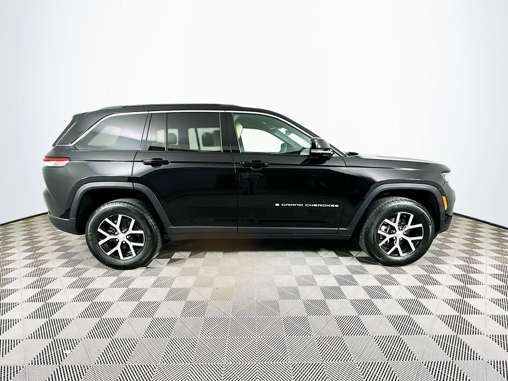 Certified 2025 Jeep Grand Cherokee Limited image 13