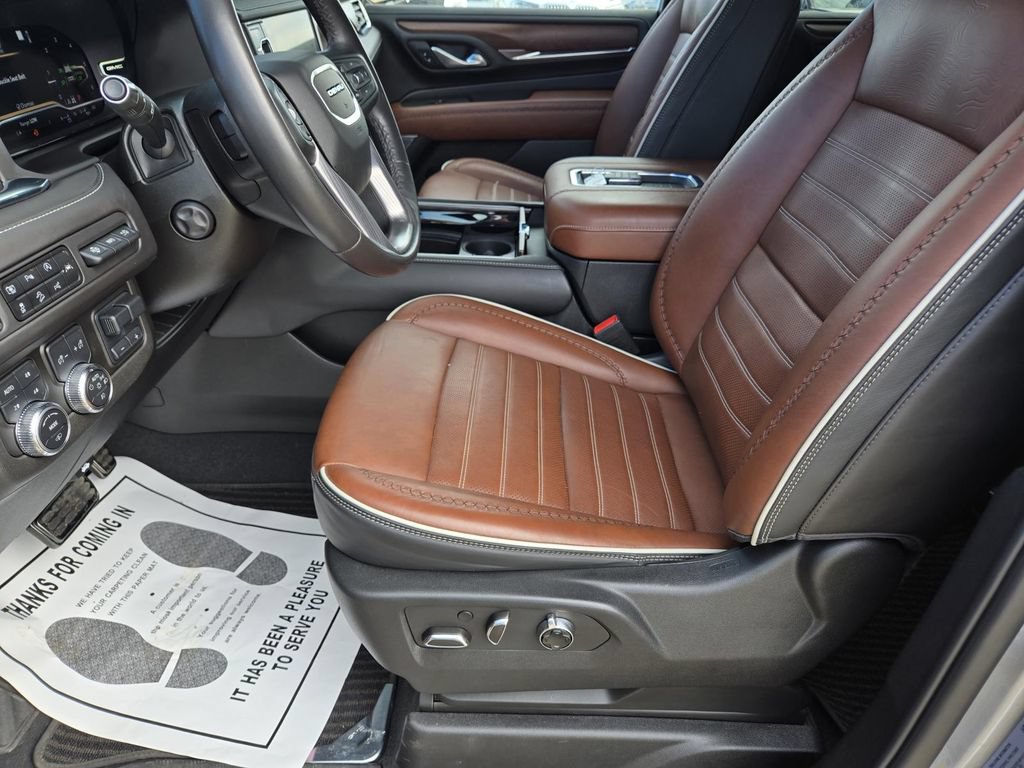 Used 2023 GMC Yukon XL Denali Ultimate AWD/4WD image 19