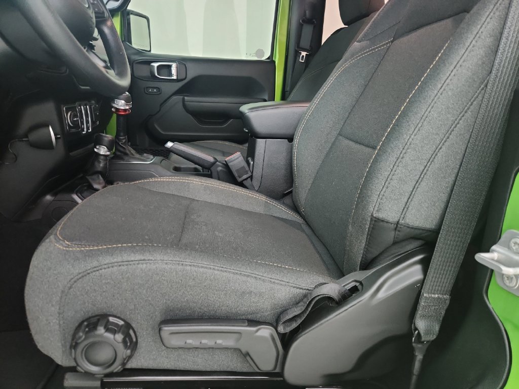 Certified 2025 Jeep Wrangler Sport AWD/4WD image 22