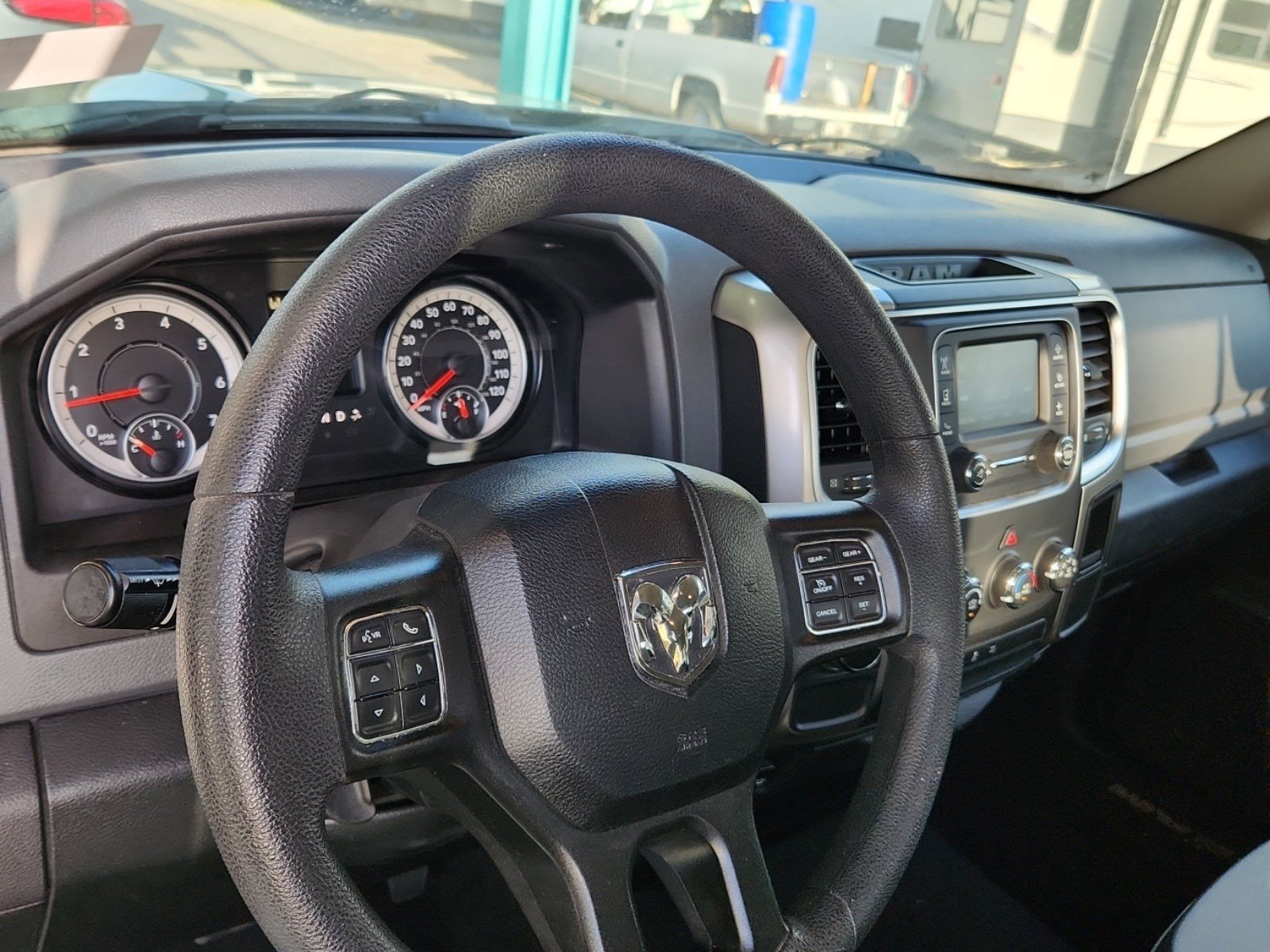 Used 2018 RAM 1500 Classic SLT image 10