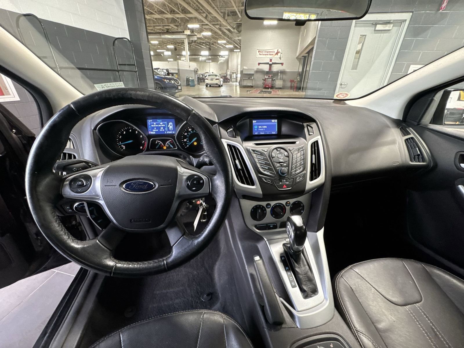Used 2014 Ford Focus SE w/ Equipment Group 201A FWD image 28