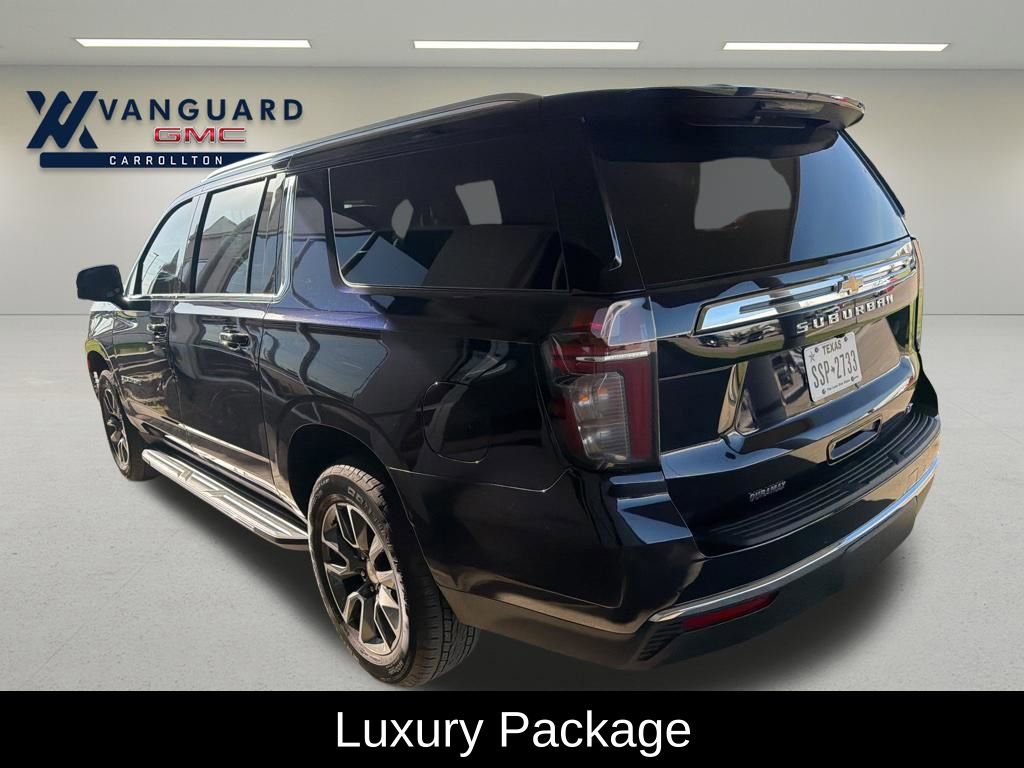 Used 2023 Chevrolet Suburban LT w/ Luxury Package image 4