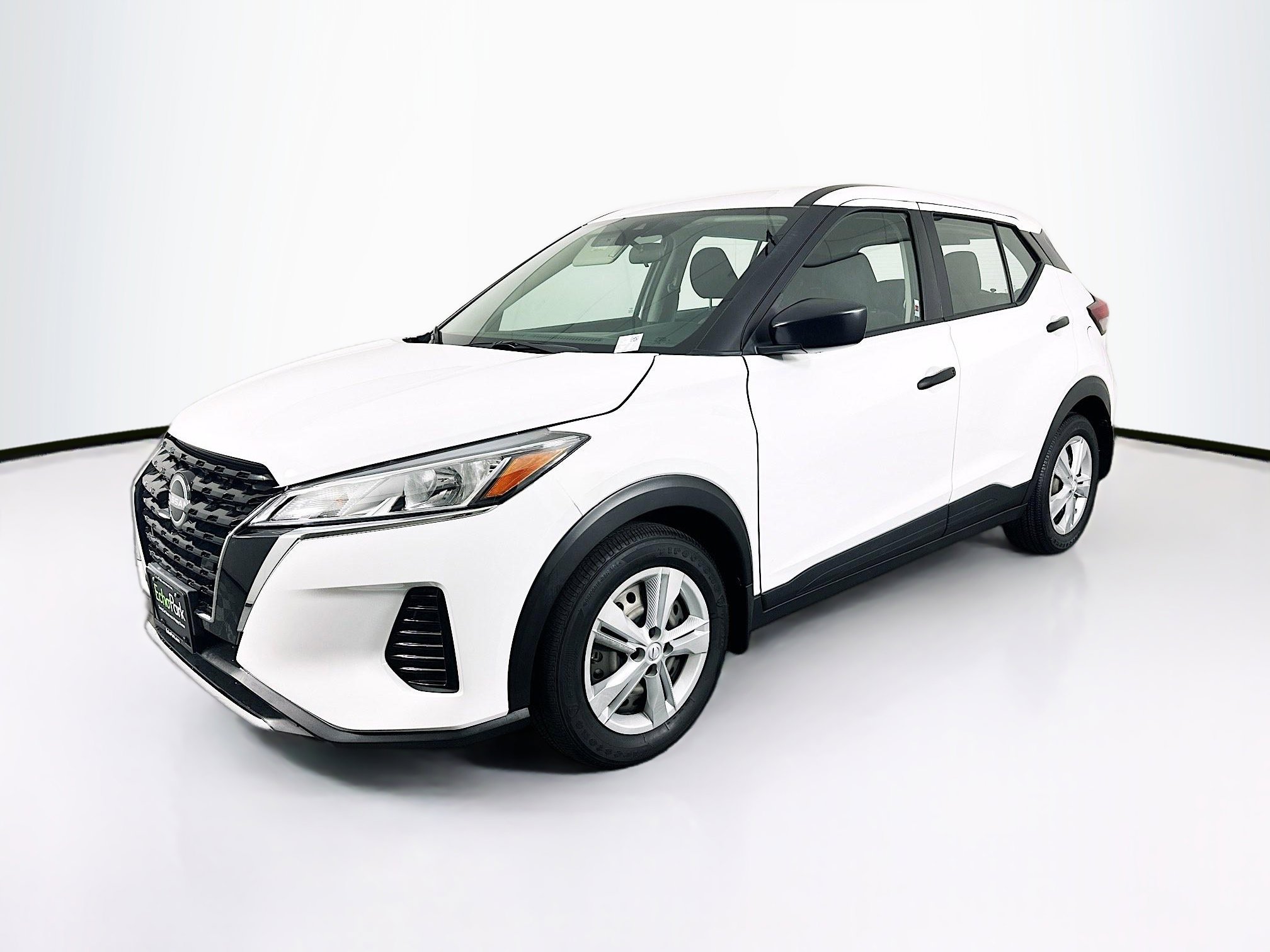 Used 2024 Nissan Kicks S image 3