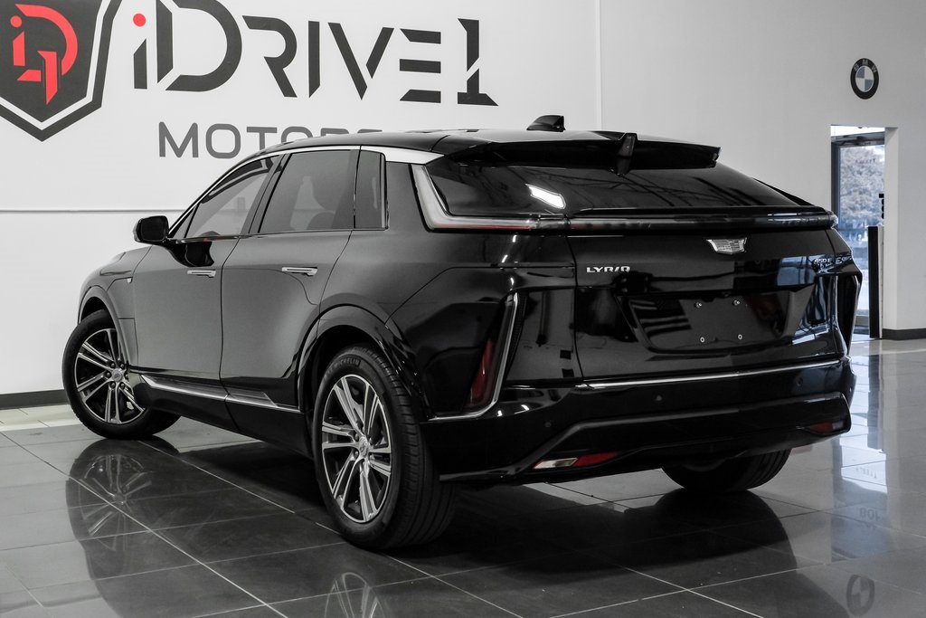 Used 2024 Cadillac Lyriq Luxury image 14
