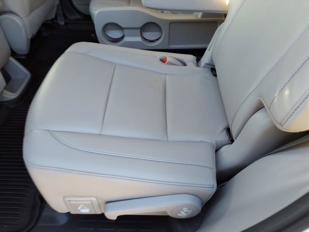 Used 2019 Toyota Highlander XLE AWD/4WD image 22