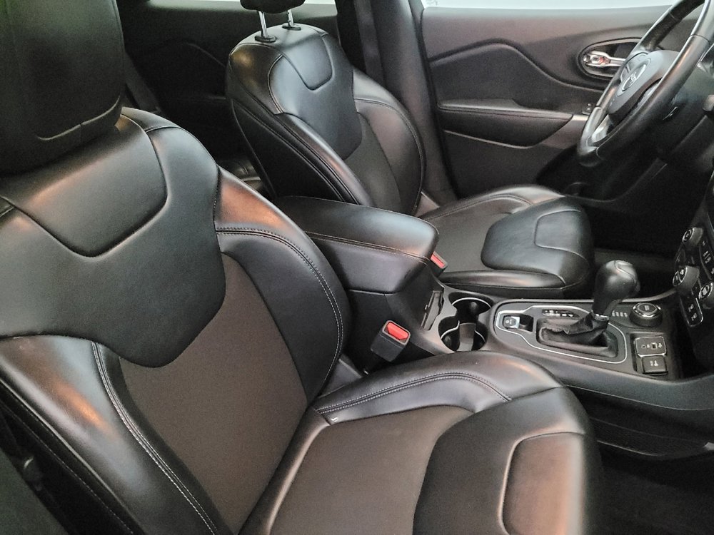 Used 2019 Jeep Cherokee Latitude Plus w/ Comfort/Convenience Group image 21