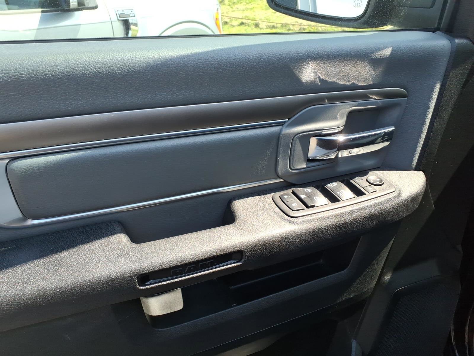 Used 2024 RAM 1500 Classic SLT AWD/4WD image 9