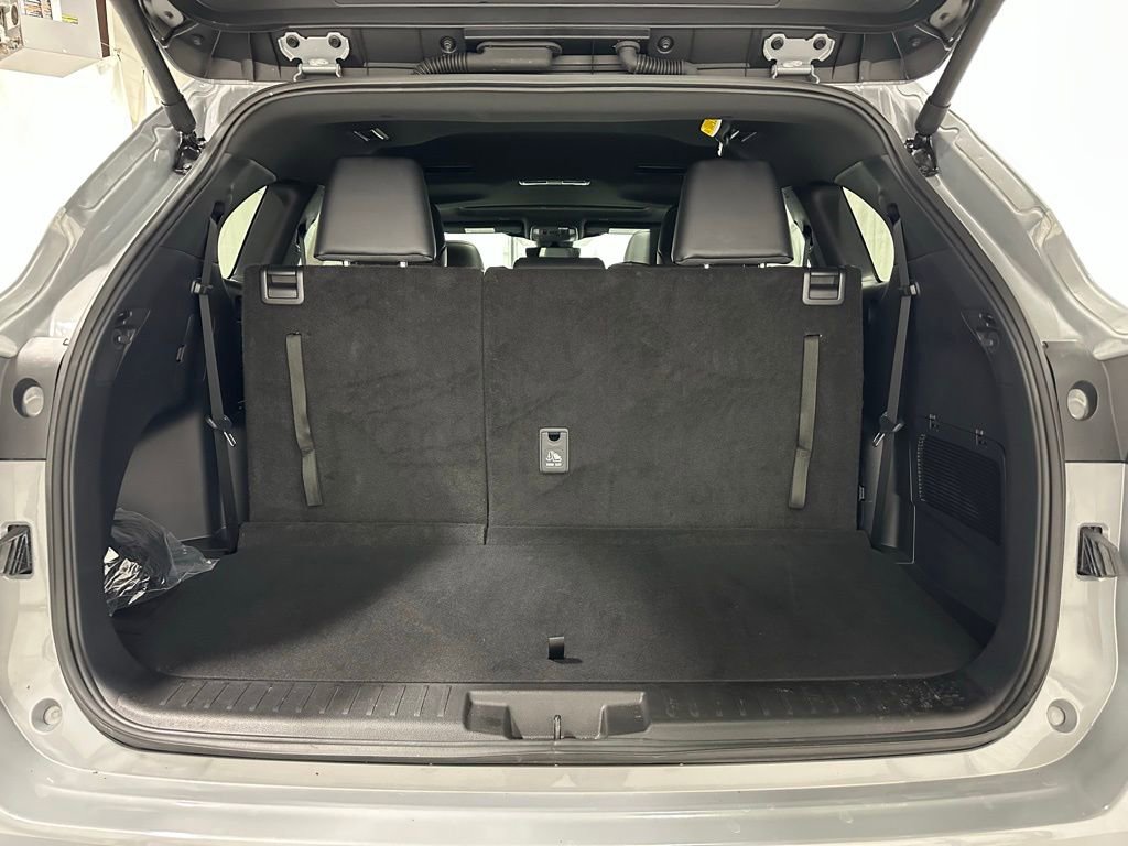 Used 2025 Toyota Highlander XSE image 54