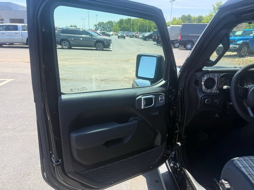 New 2026 Jeep Gladiator Sport AWD/4WD image 13