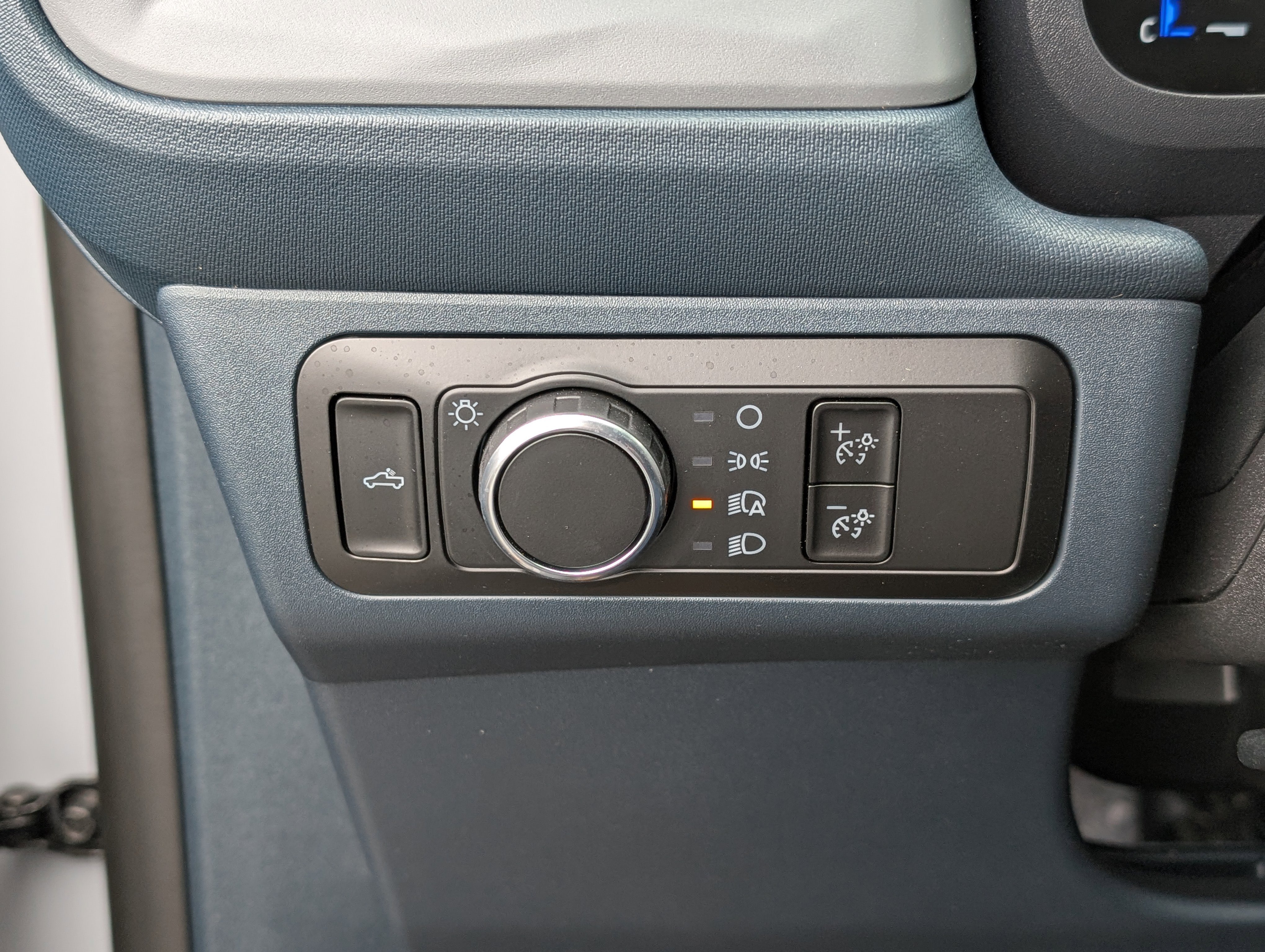 New 2025 Ford Maverick XL w/ Equipment Group 102A image 15