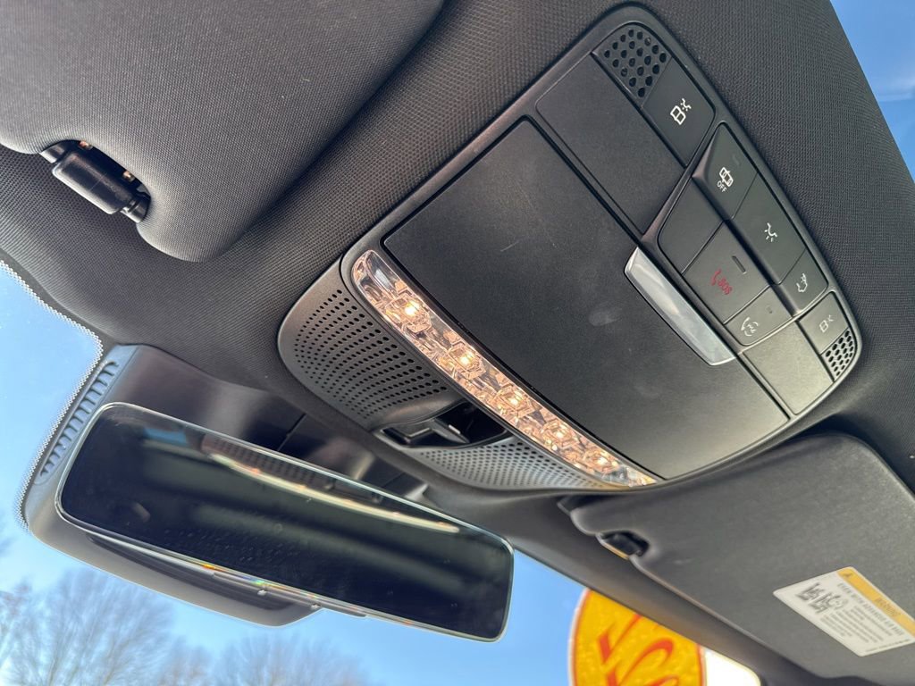 Used 2022 Mercedes-Benz GLC 300 4MATIC w/ Multimedia Package Lite image 28