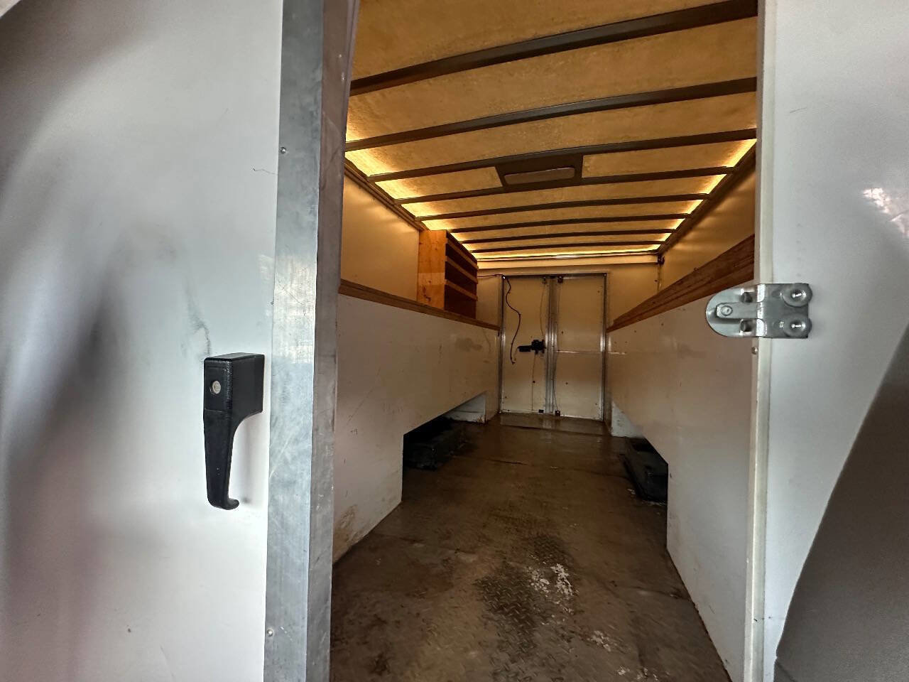 Used 2016 GMC Savana 3500 image 9