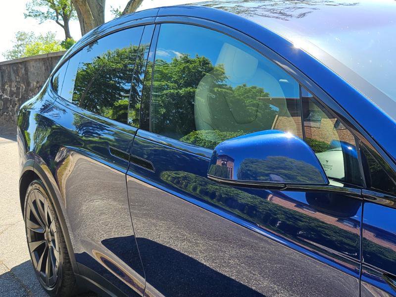 Used 2023 Tesla Model X image 17