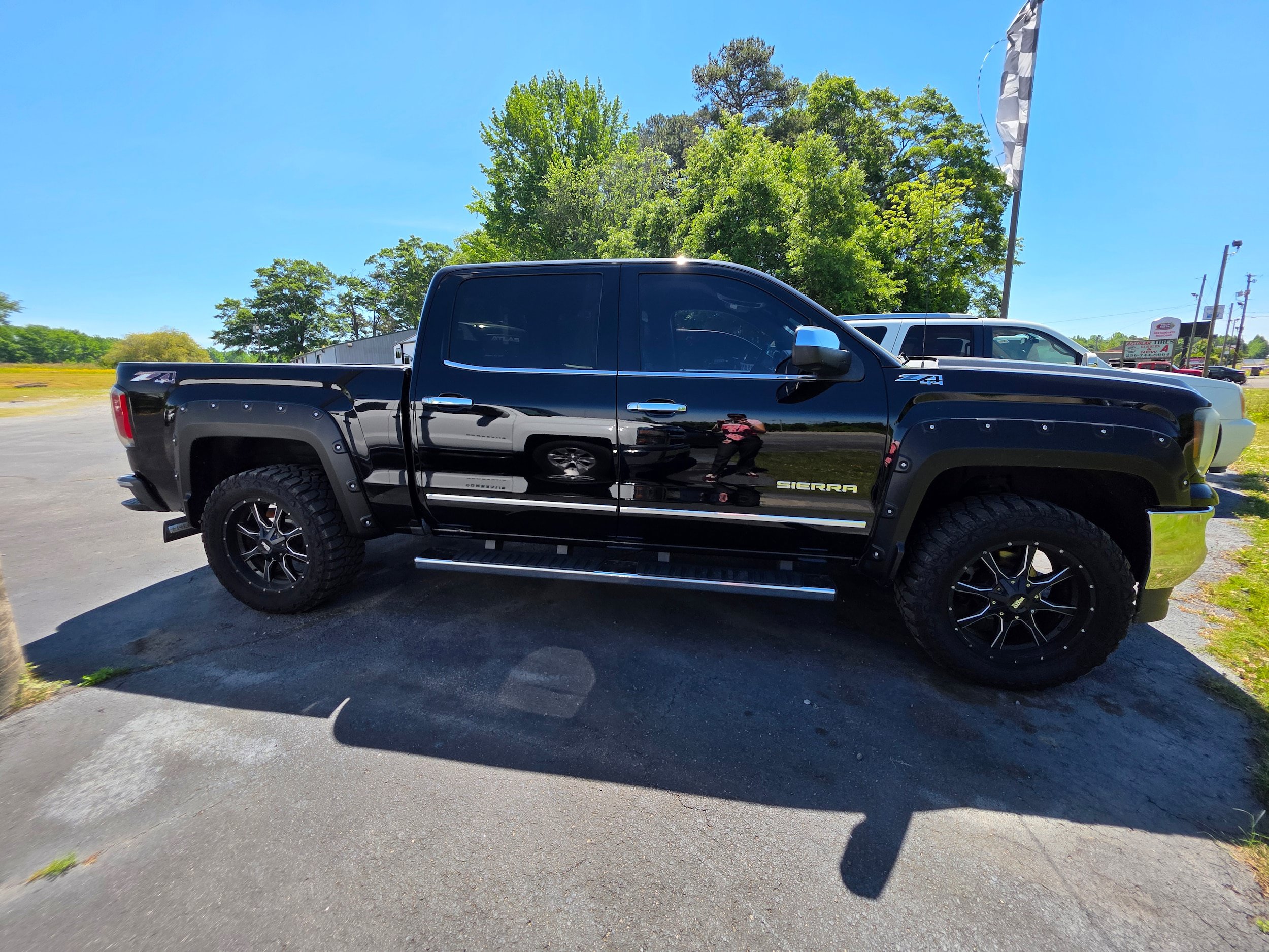 Used 2016 GMC Sierra 1500 SLT w/ SLT Premium Package AWD/4WD image 4