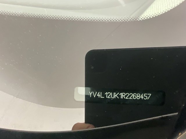 Used 2024 Volvo XC40 B5 Core image 21