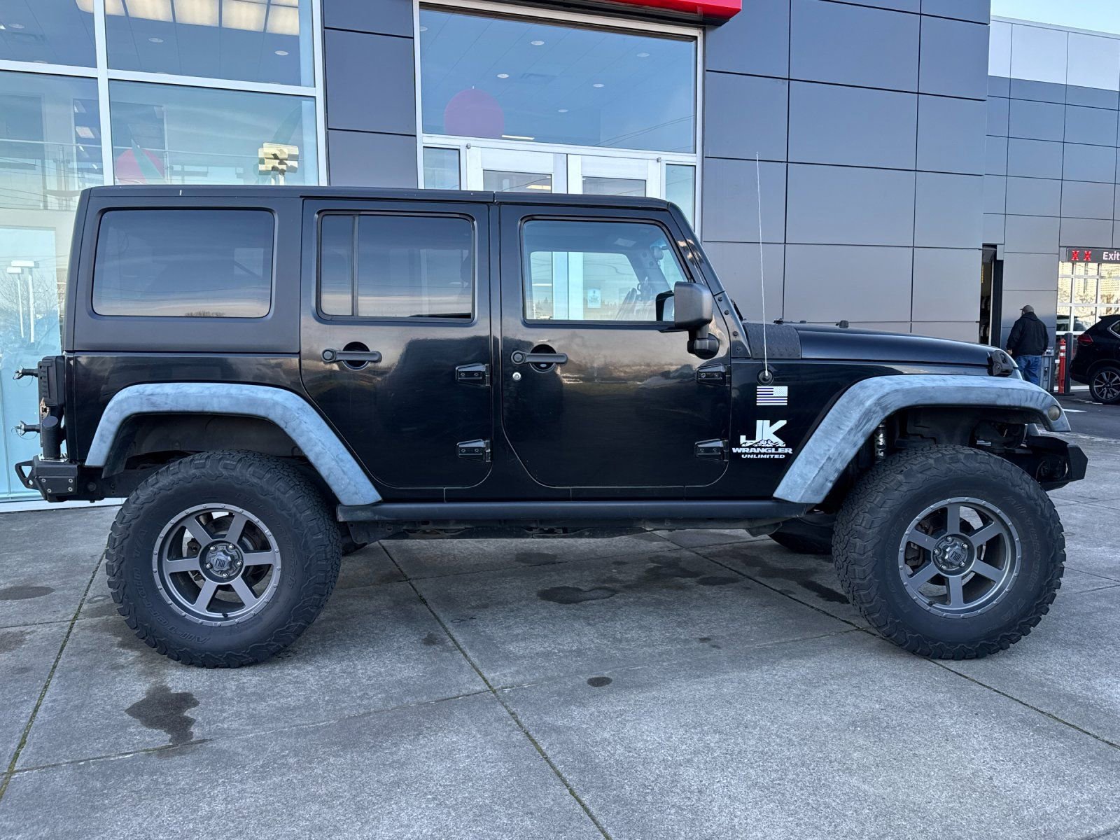 Used 2012 Jeep Wrangler Unlimited Rubicon w/ Dual Top Group AWD/4WD image 2