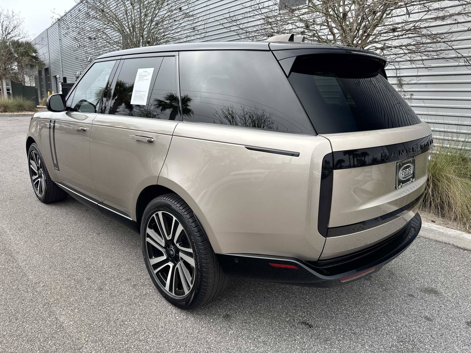 Certified 2023 Land Rover Range Rover Autobiography AWD/4WD image 3