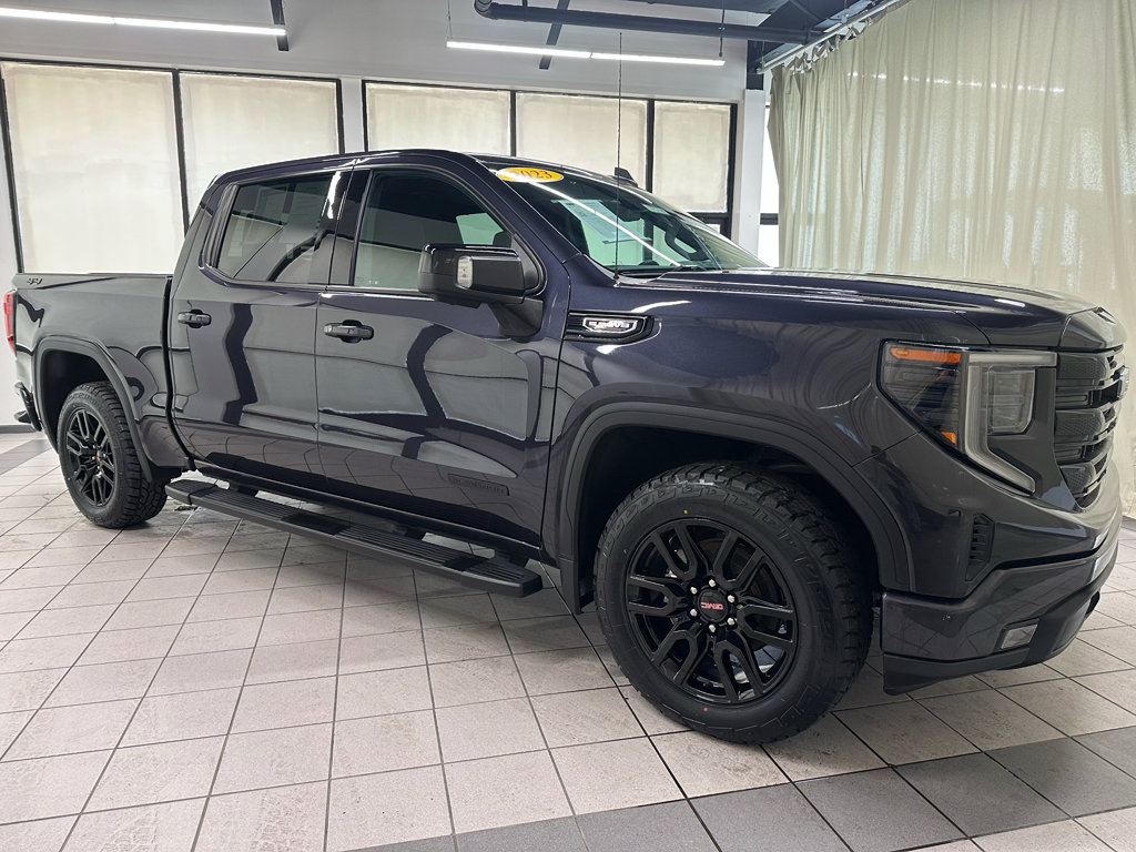 Certified 2023 GMC Sierra 1500 Elevation w/ Elevation Premium Package AWD/4WD image 3