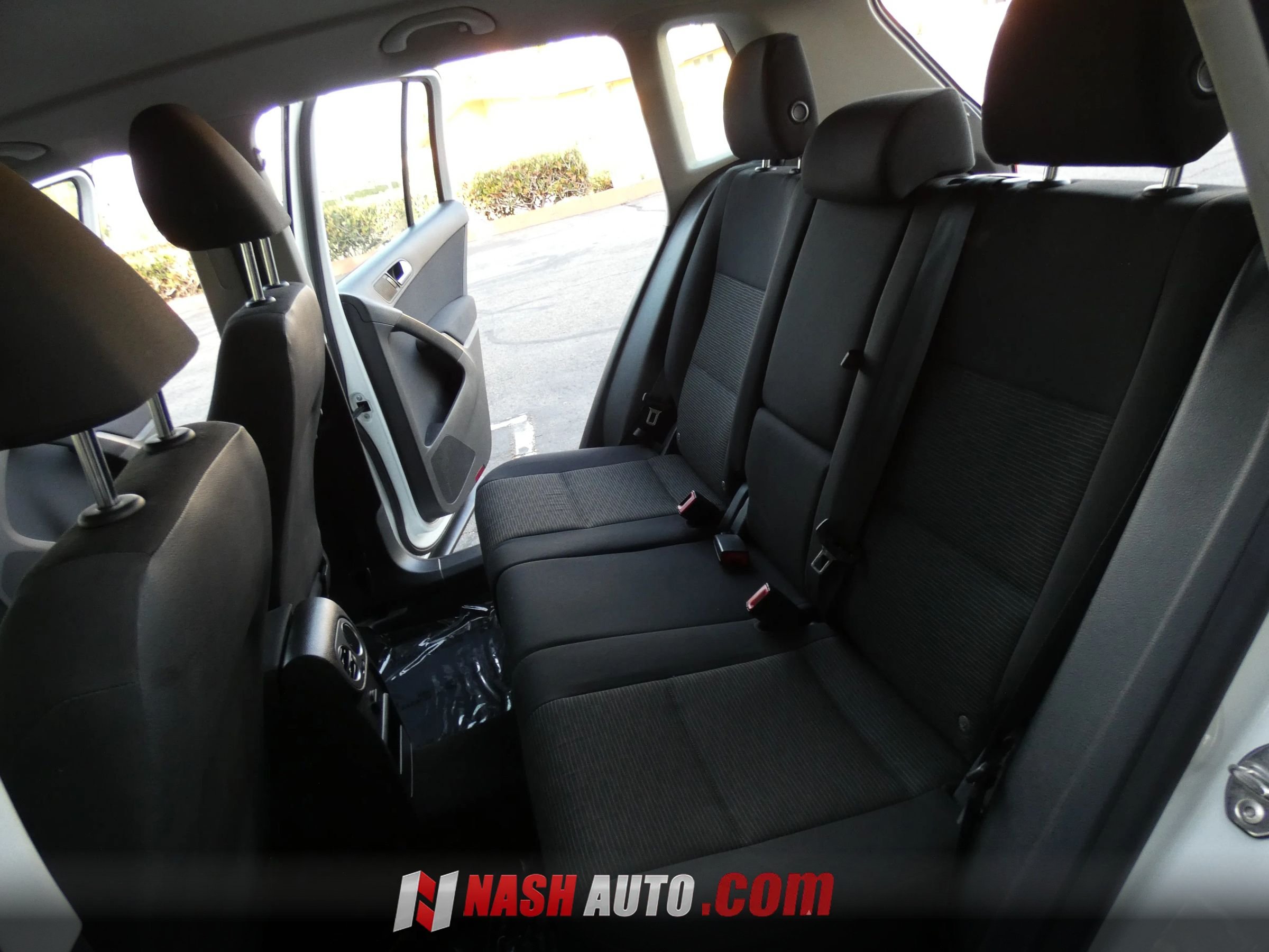 Used 2017 Volkswagen Tiguan S FWD image 38