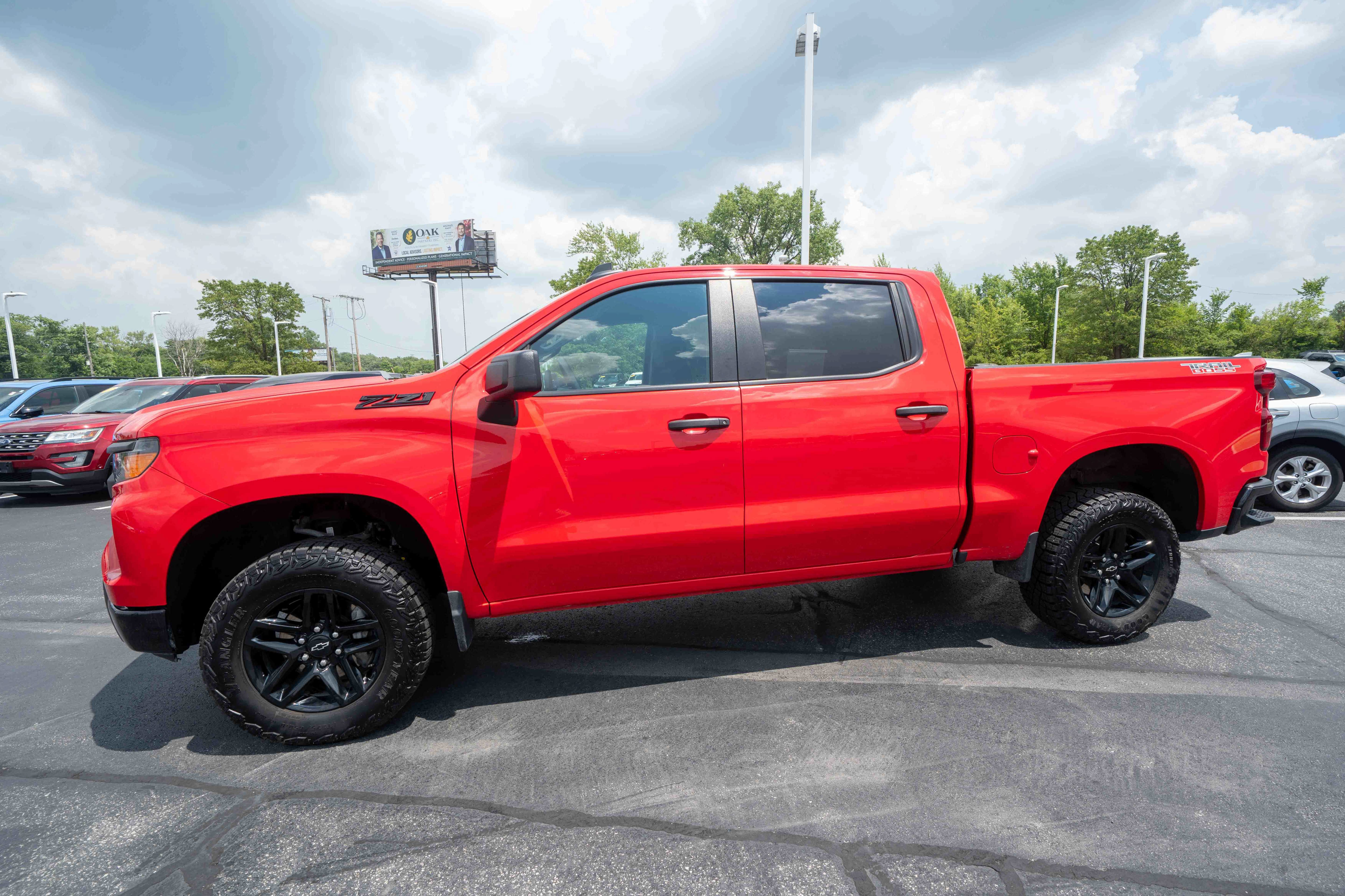Used 2024 Chevrolet Silverado 1500 Custom Trail Boss w/ LPO, Dark Essentials Package AWD/4WD image 3