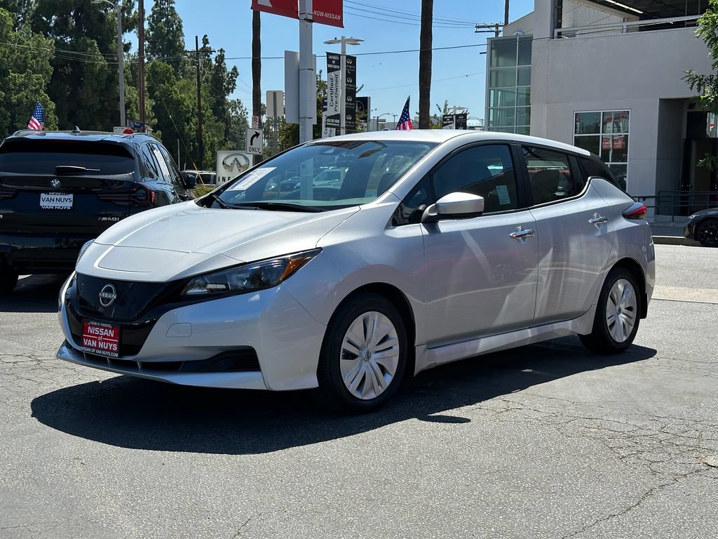 Used 2024 Nissan Leaf S FWD image 2