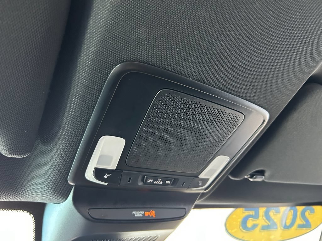 Used 2025 Honda HR-V Sport image 29