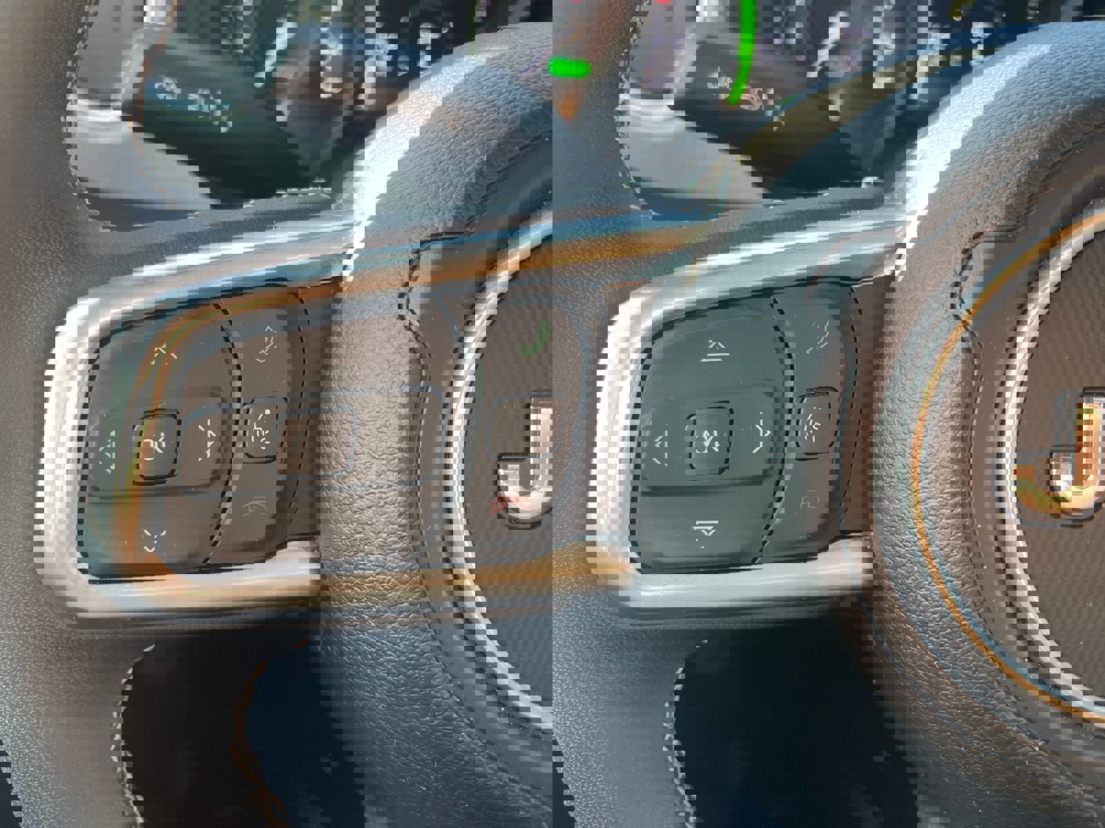 Used 2025 Jeep Wrangler Sahara image 16